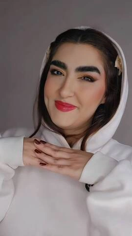 میکاپ رنگی رنگی البته به سبک اسما نه عکس😱😂