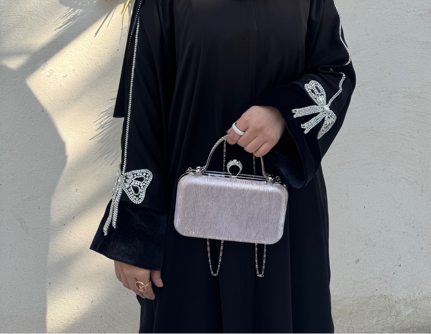 این سبک از عباهامون جلو باز هست اما دکمه مخفی هم داره 😎