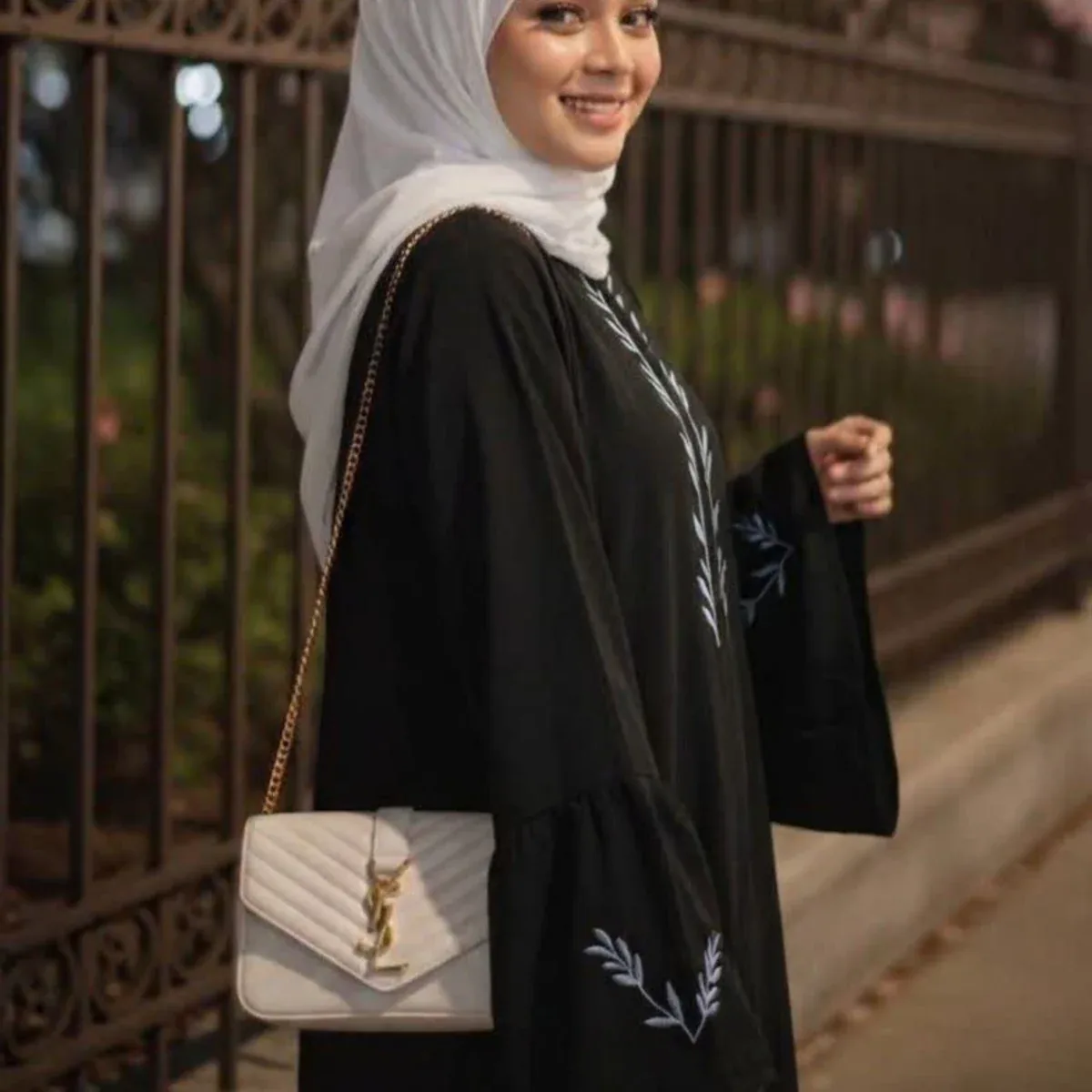 مانتو عبایی دیبا - سایز۲ مناسب ۴۴تا۴۸ - تصویر ۲