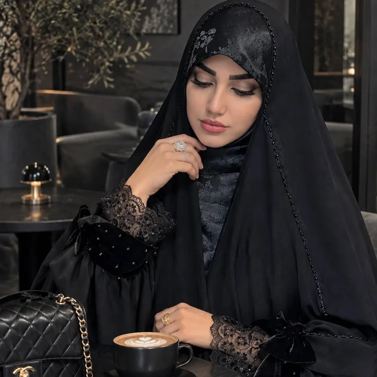چادر پاپیون پلاس با پارچه ندا گاتری و مچ مخمل ونوس - تصویر ۲