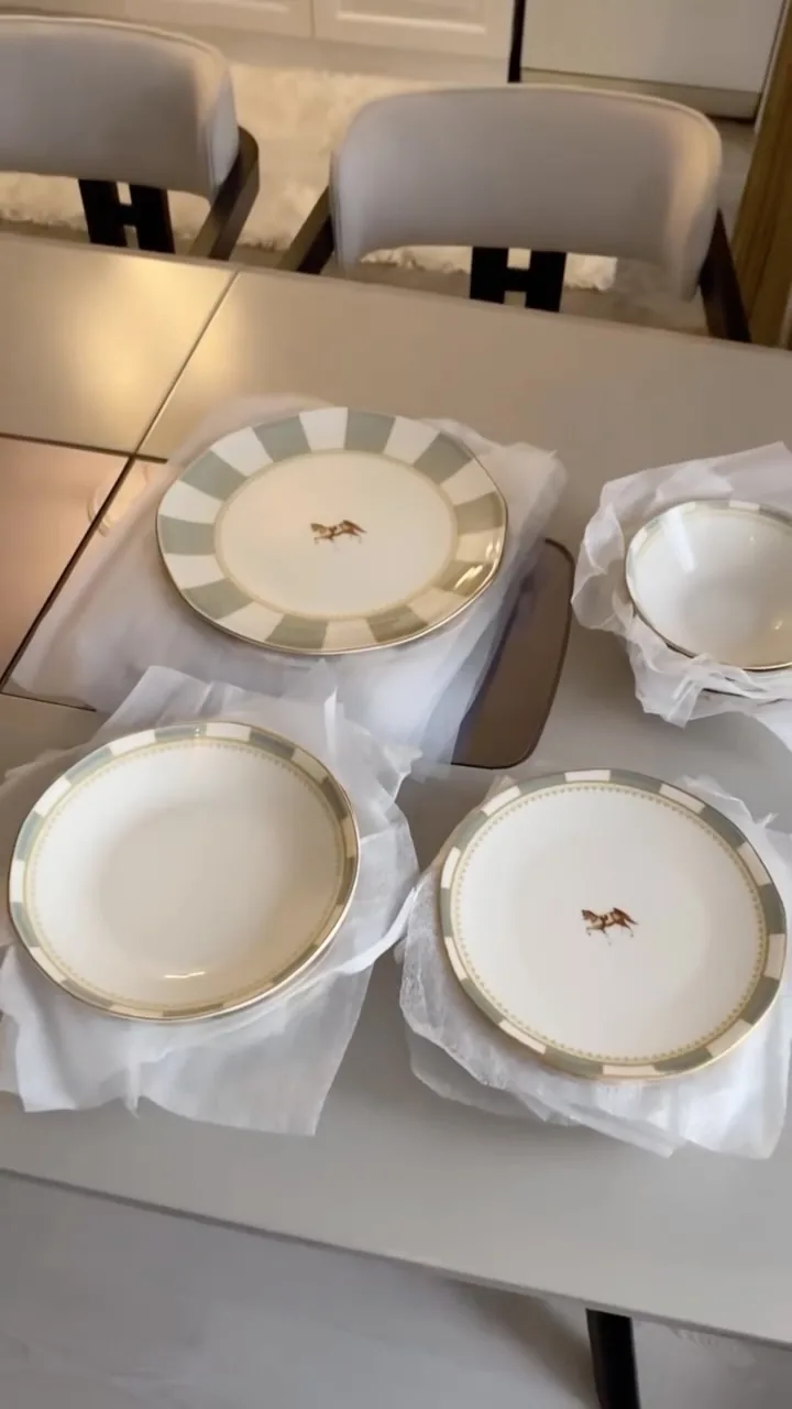ست غذاخوری مادام کوکو طرح رویال ۲۴ پارچه