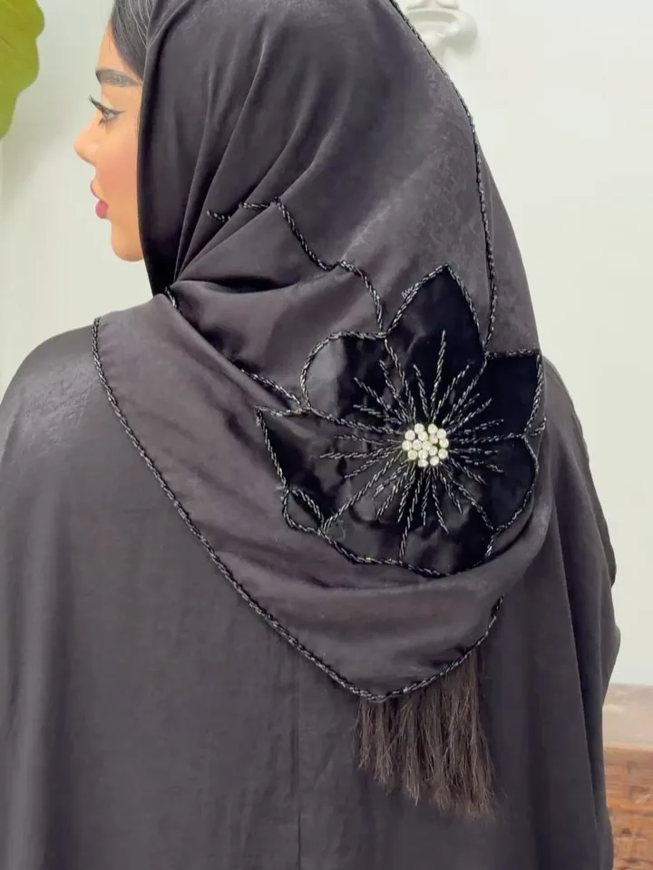 روسری تک‌گل مخملی مشکی قواره ۱۲۰ با جنس کوپرا - تصویر ۱۰