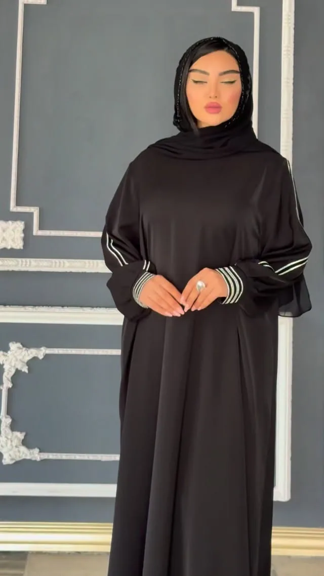 عبا آهو مشکی با خرج‌کار نقره‌ای - تصویر ۲