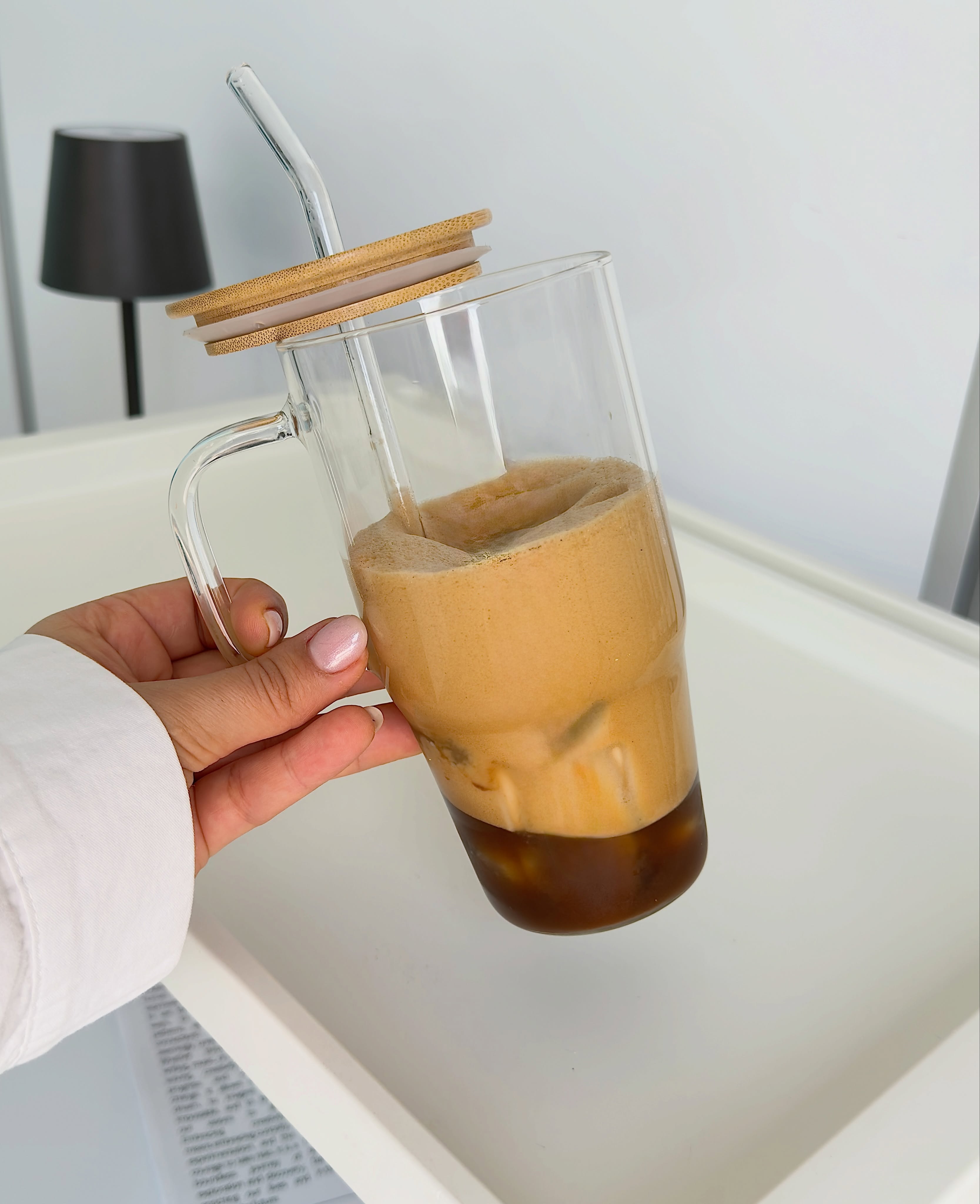 لیوان پیرکس استنلی با درب بامبو و نی - تصویر ۴