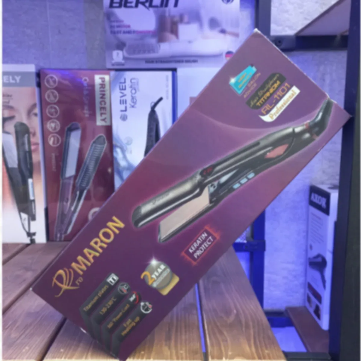 اتو مو حرفه‌ای سالنی پرومارون Promaron مدل RL-1101 مناسب کراتین با نمایشگر دیجیتال