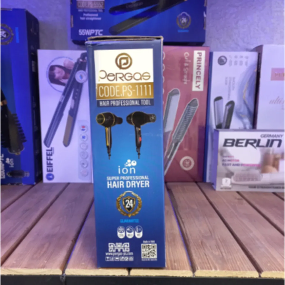 سشوار فوق‌حرفه‌ای سالنی پرگاس Pergas مدل PS-1111 توان 2400 وات با فناوری یون - تصویر ۳